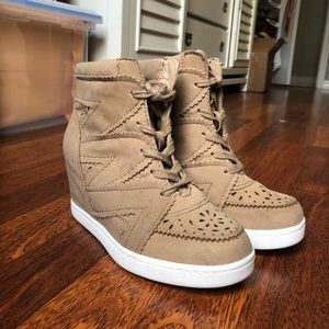 Winter sneaker boot!